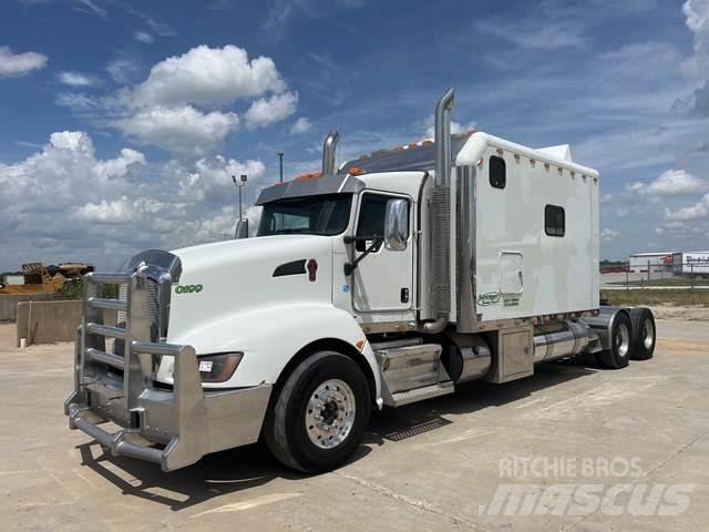 Kenworth T660 Conventional Trucks / Tractor Trucks