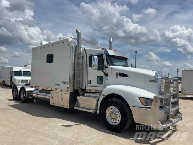 Kenworth T660 Conventional Trucks / Tractor Trucks