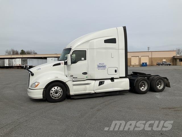 Kenworth T680 Conventional Trucks / Tractor Trucks