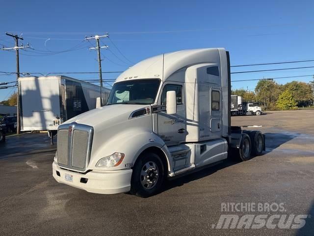 Kenworth T680 Conventional Trucks / Tractor Trucks