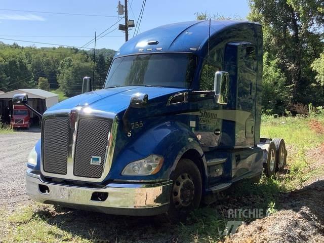 Kenworth T680 Conventional Trucks / Tractor Trucks