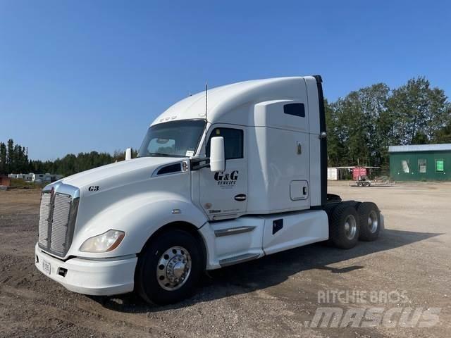 Kenworth T680 Conventional Trucks / Tractor Trucks