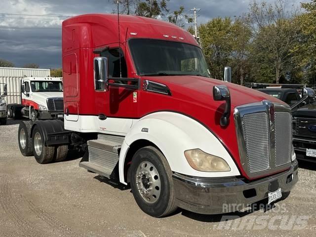 Kenworth T680 Conventional Trucks / Tractor Trucks