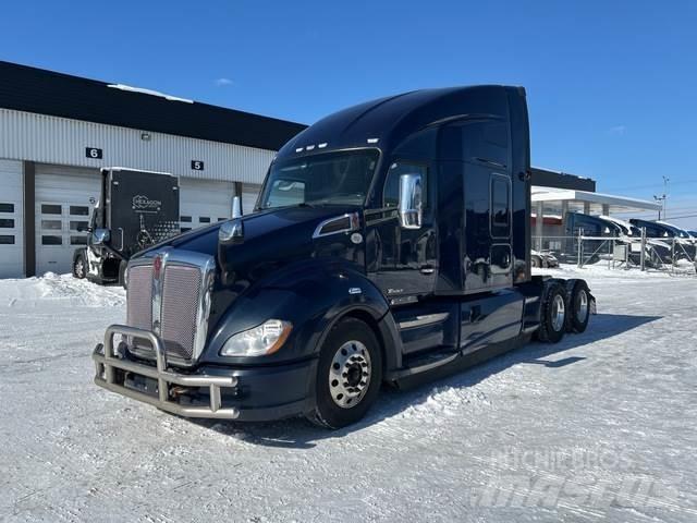 Kenworth T680 Conventional Trucks / Tractor Trucks