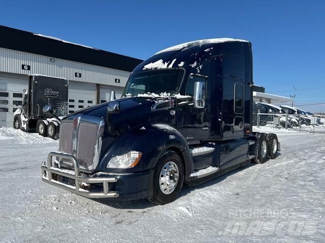 Kenworth T680 Conventional Trucks / Tractor Trucks