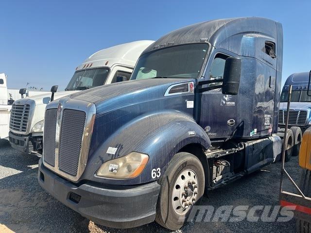 Kenworth T680 Conventional Trucks / Tractor Trucks