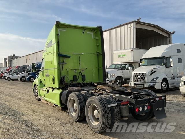 Kenworth T680 Conventional Trucks / Tractor Trucks