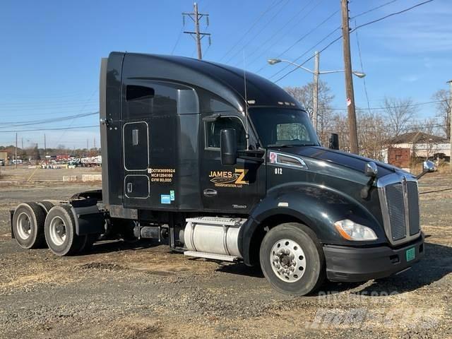 Kenworth T680 Conventional Trucks / Tractor Trucks