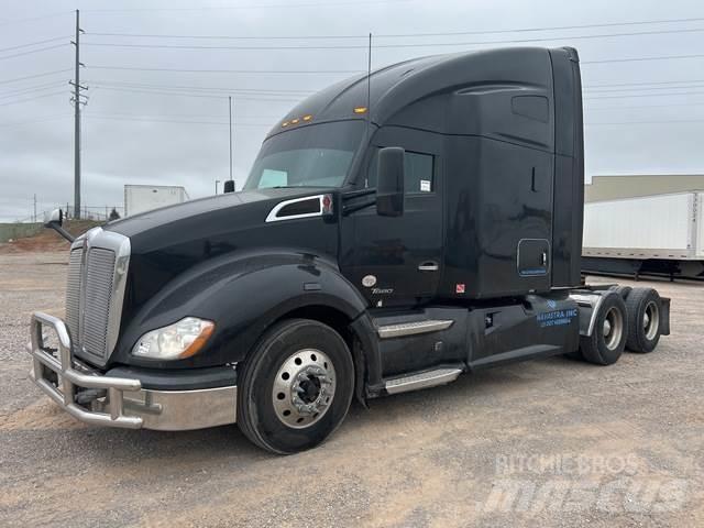 Kenworth T680 Conventional Trucks / Tractor Trucks