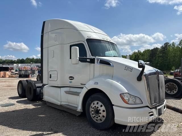 Kenworth T680 Conventional Trucks / Tractor Trucks
