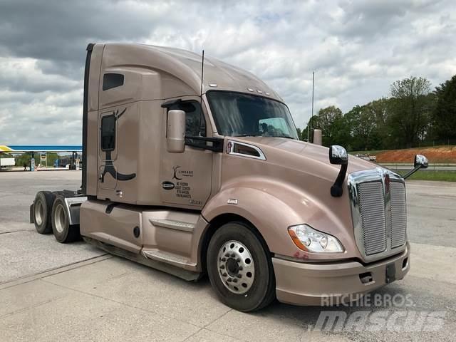 Kenworth T680 Conventional Trucks / Tractor Trucks