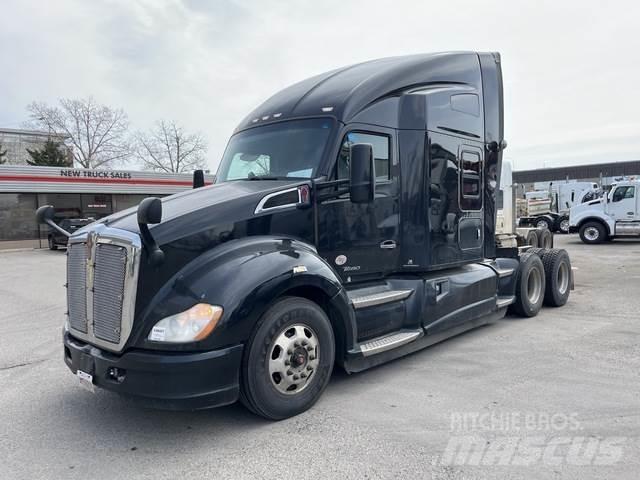 Kenworth T680 Conventional Trucks / Tractor Trucks