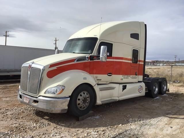 Kenworth T680 Conventional Trucks / Tractor Trucks