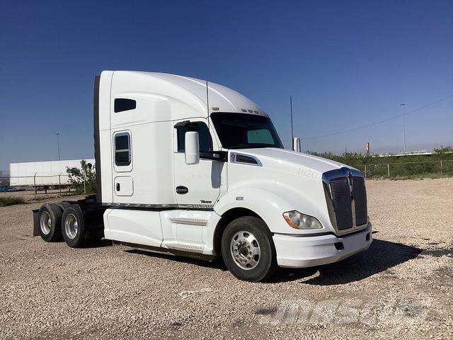 Kenworth T680 Conventional Trucks / Tractor Trucks