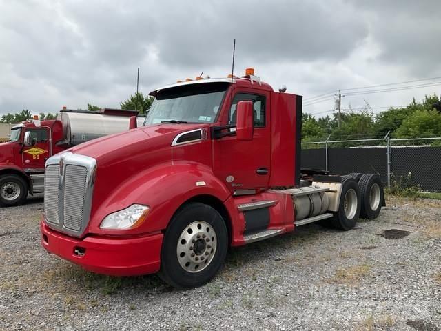 Kenworth T680 Conventional Trucks / Tractor Trucks