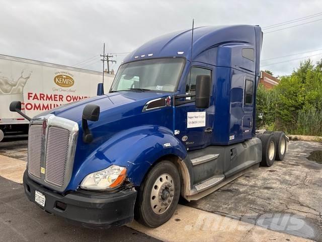 Kenworth T680 Conventional Trucks / Tractor Trucks