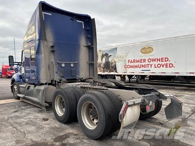 Kenworth T680 Conventional Trucks / Tractor Trucks