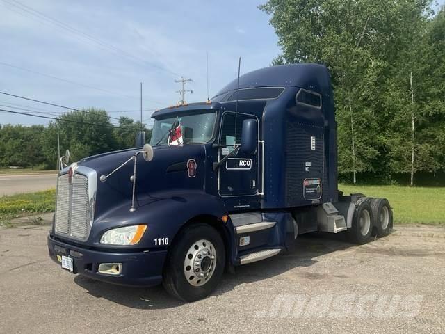 Kenworth T680 Conventional Trucks / Tractor Trucks