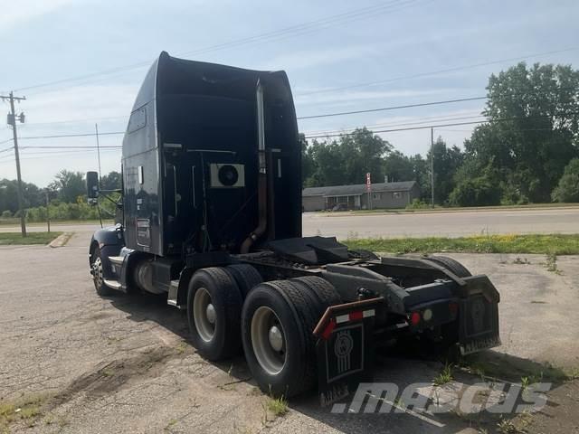 Kenworth T680 Conventional Trucks / Tractor Trucks