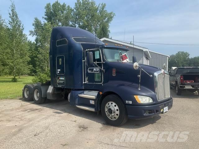 Kenworth T680 Conventional Trucks / Tractor Trucks