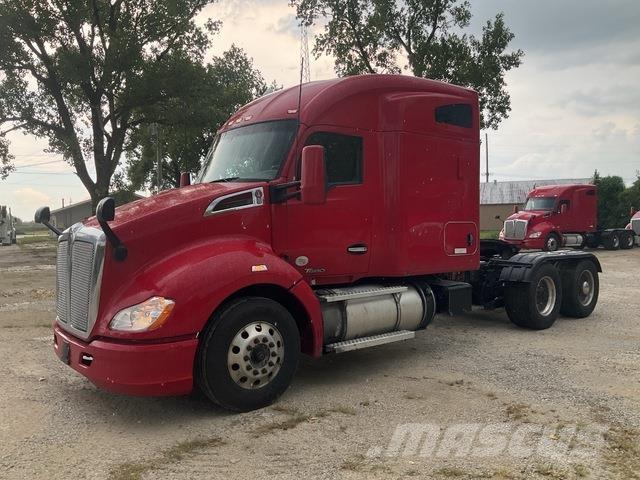 Kenworth T680 Conventional Trucks / Tractor Trucks