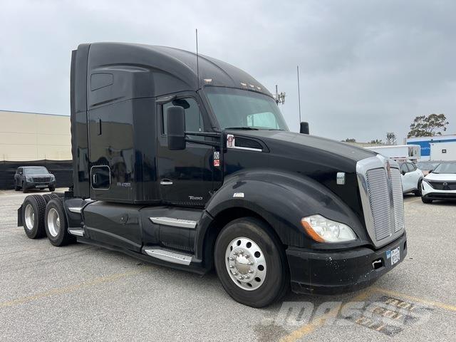 Kenworth T680 Conventional Trucks / Tractor Trucks