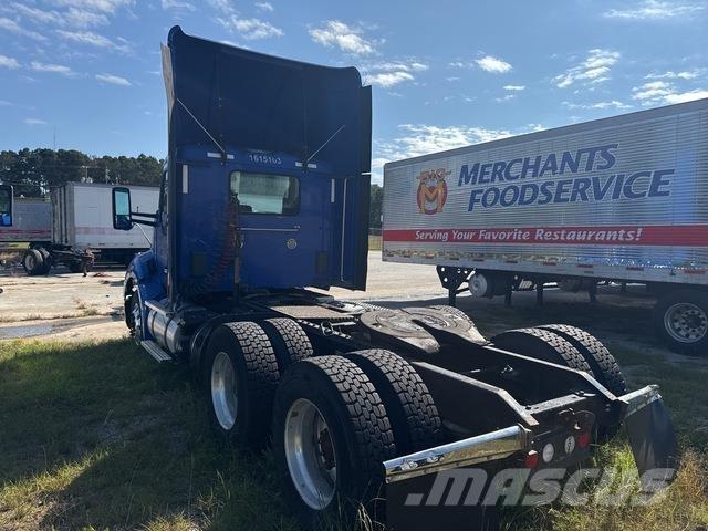 Kenworth T680 Conventional Trucks / Tractor Trucks