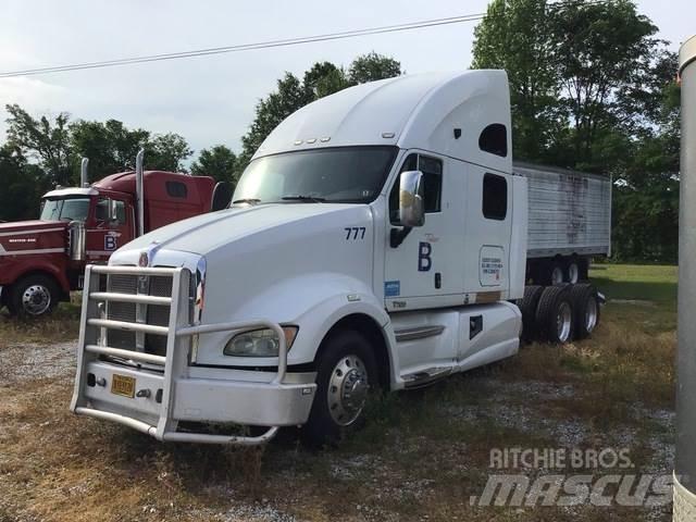 Kenworth T700 Conventional Trucks / Tractor Trucks