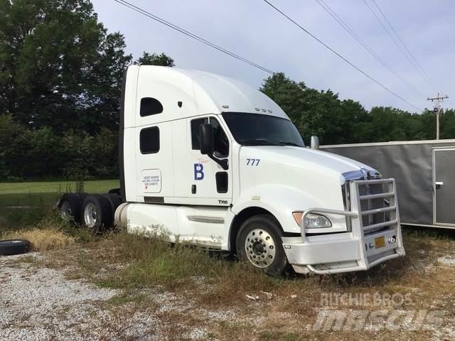 Kenworth T700 Conventional Trucks / Tractor Trucks