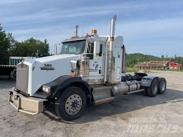 Kenworth T800 Conventional Trucks / Tractor Trucks