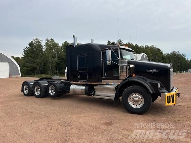 Kenworth T800 Conventional Trucks / Tractor Trucks