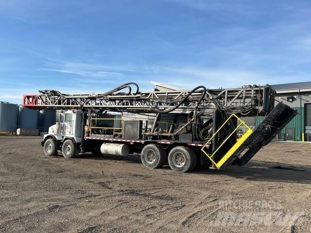Kenworth T800 Digger Derricks trucks