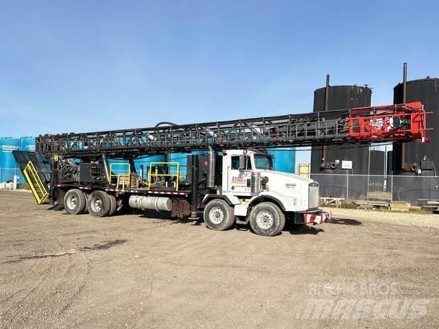 Kenworth T800 Digger Derricks trucks