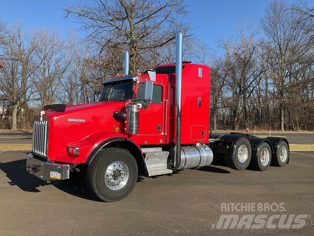 Kenworth T800 Conventional Trucks / Tractor Trucks