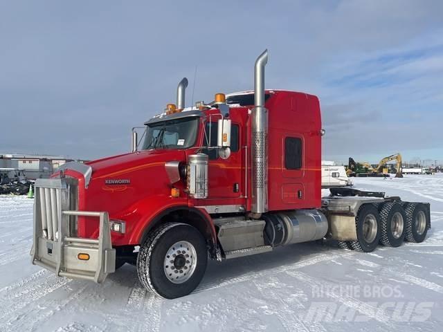 Kenworth T800 Conventional Trucks / Tractor Trucks