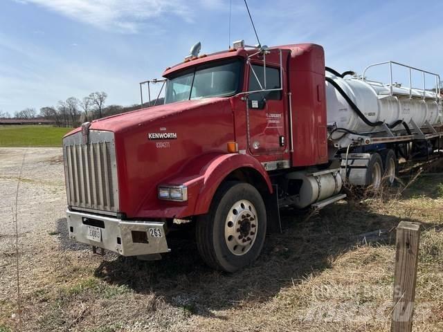 Kenworth T800 Conventional Trucks / Tractor Trucks