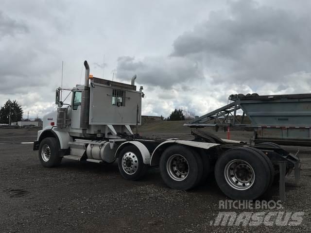 Kenworth T800 Conventional Trucks / Tractor Trucks