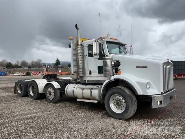Kenworth T800 Conventional Trucks / Tractor Trucks