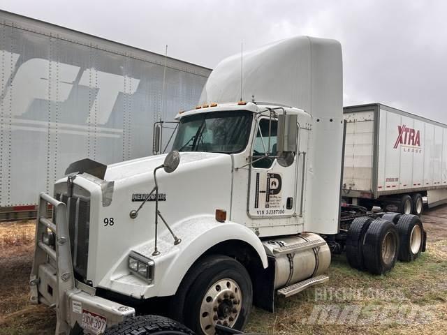 Kenworth T800 Conventional Trucks / Tractor Trucks
