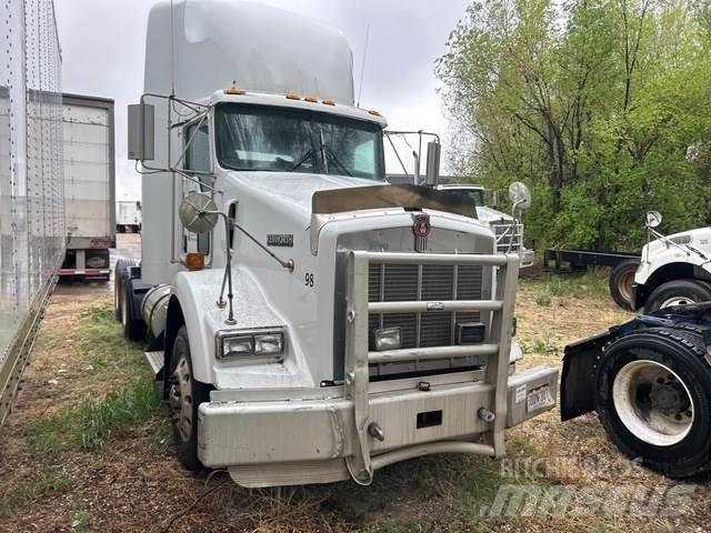 Kenworth T800 Conventional Trucks / Tractor Trucks