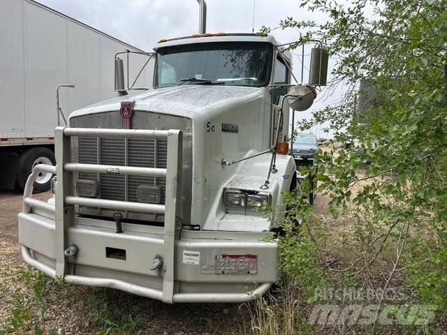 Kenworth T800 Conventional Trucks / Tractor Trucks
