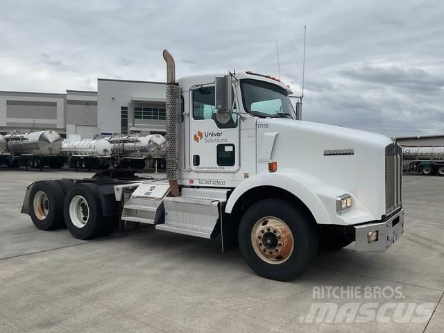 Kenworth T800 Conventional Trucks / Tractor Trucks