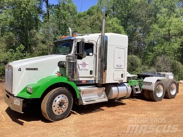 Kenworth T800 Conventional Trucks / Tractor Trucks