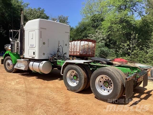 Kenworth T800 Conventional Trucks / Tractor Trucks