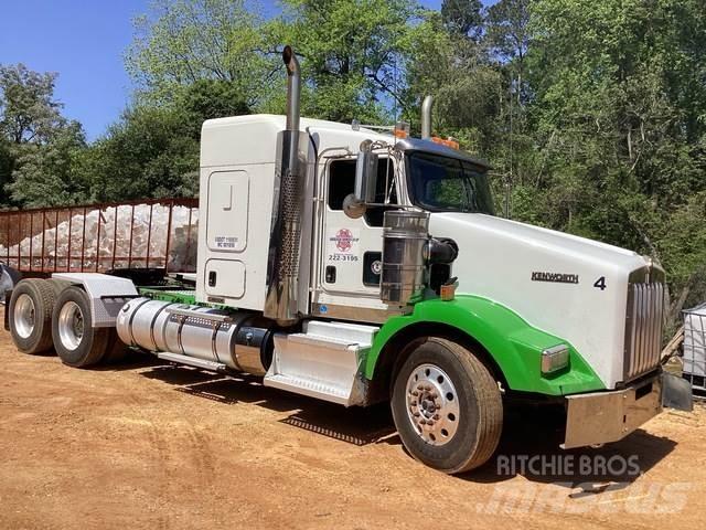 Kenworth T800 Conventional Trucks / Tractor Trucks