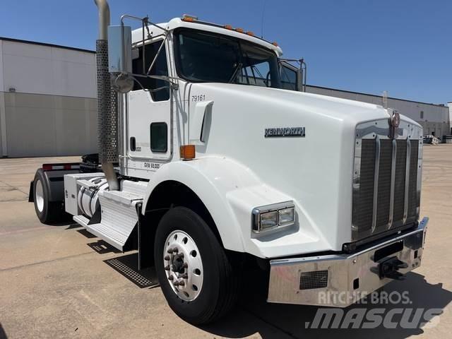 Kenworth T800 Conventional Trucks / Tractor Trucks