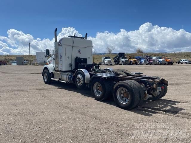 Kenworth T800 Conventional Trucks / Tractor Trucks