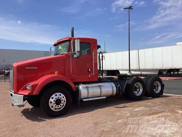 Kenworth T800 Conventional Trucks / Tractor Trucks