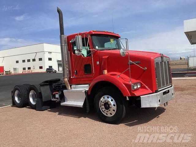Kenworth T800 Conventional Trucks / Tractor Trucks