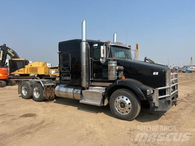 Kenworth T800 Conventional Trucks / Tractor Trucks